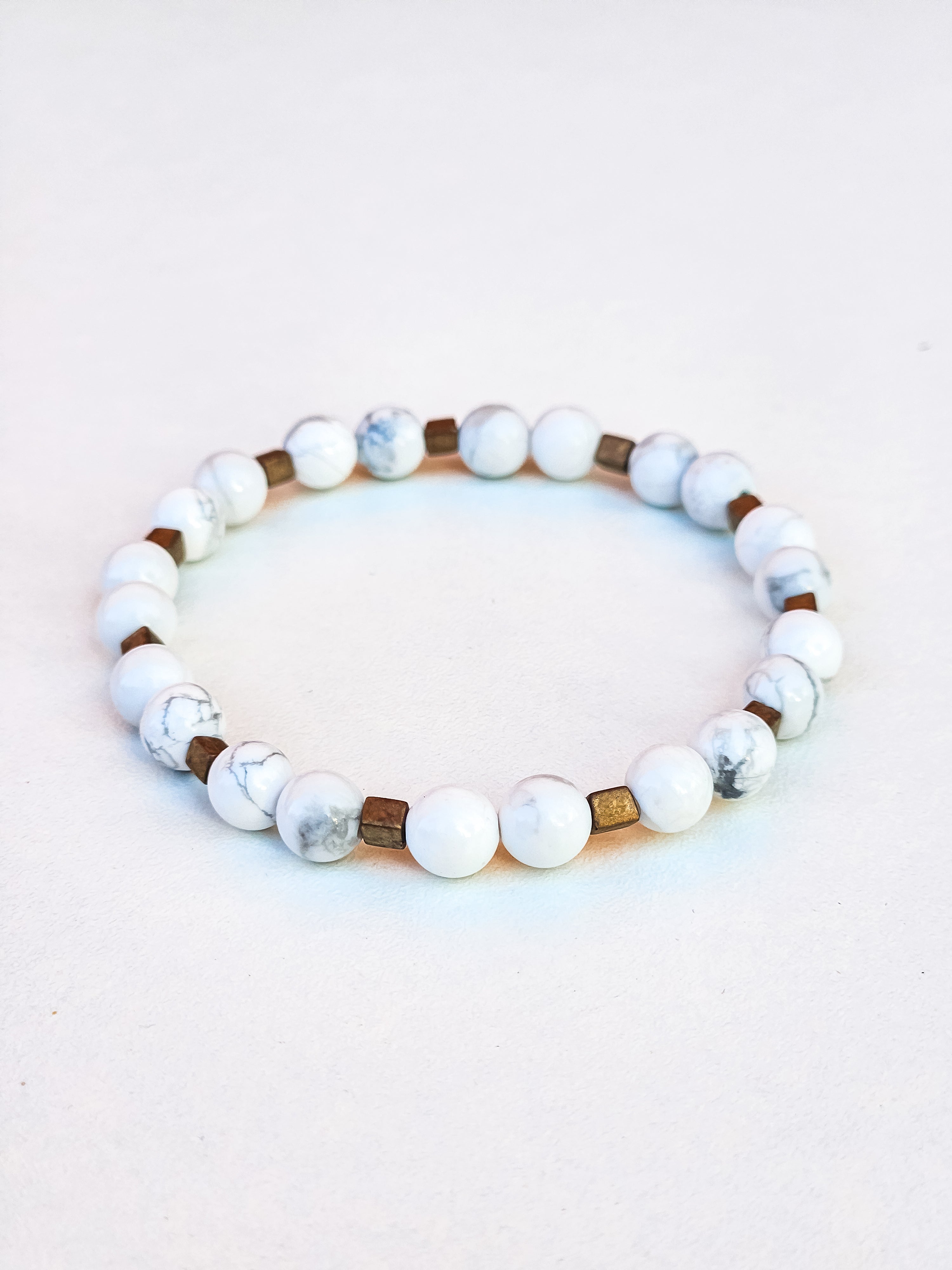 Bracelet • White Howlite (6 mm) with bronze spacers