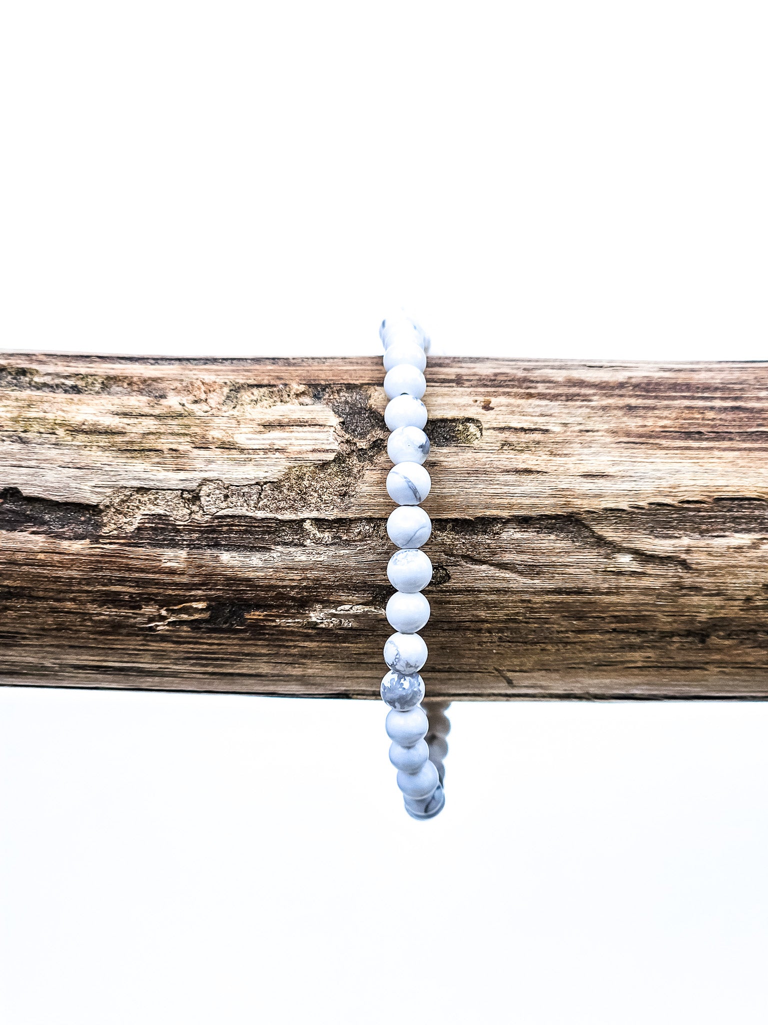 Bracelet • White Howlite (4 mm)