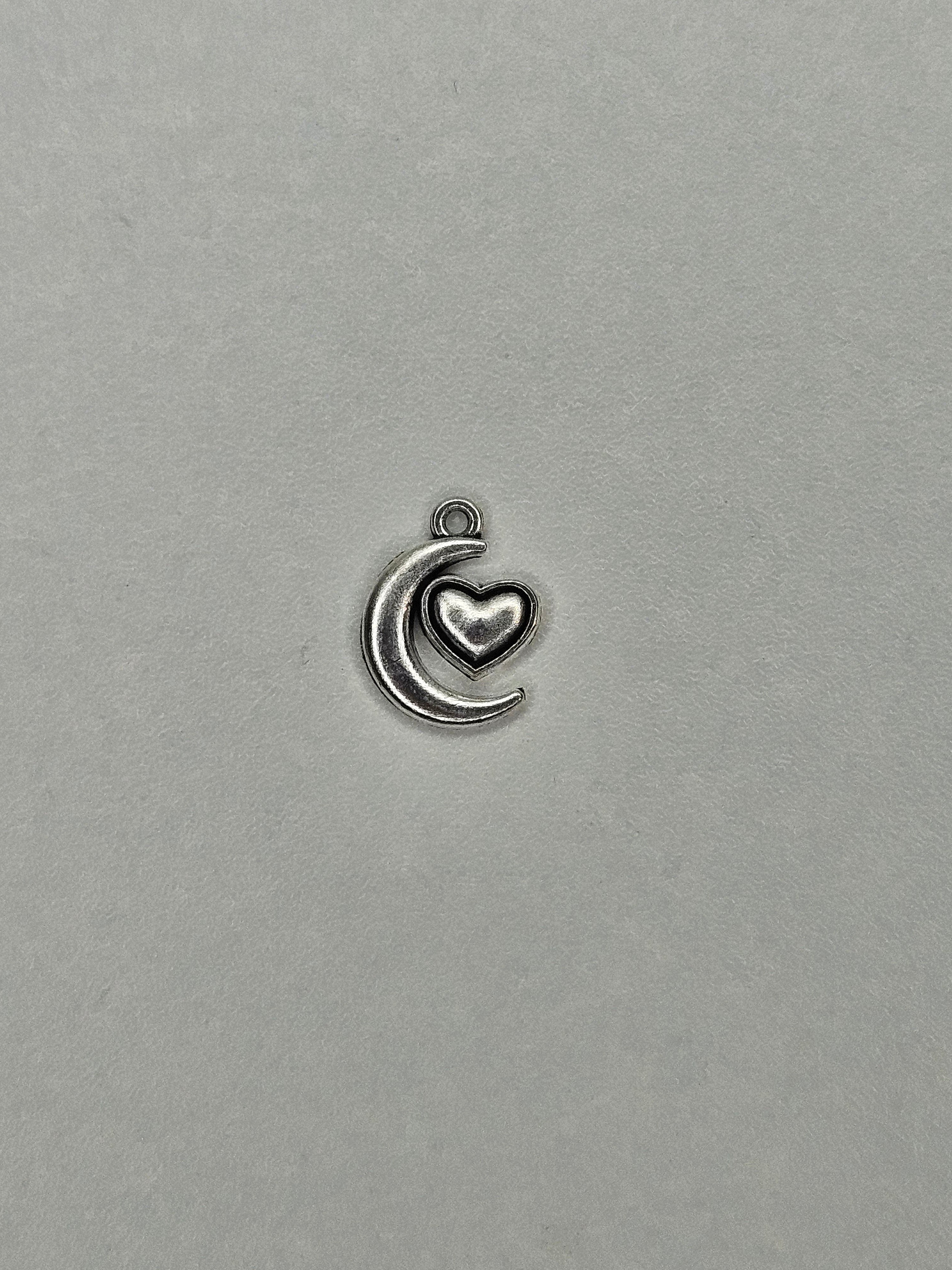 Moon + heart pendant silver 001