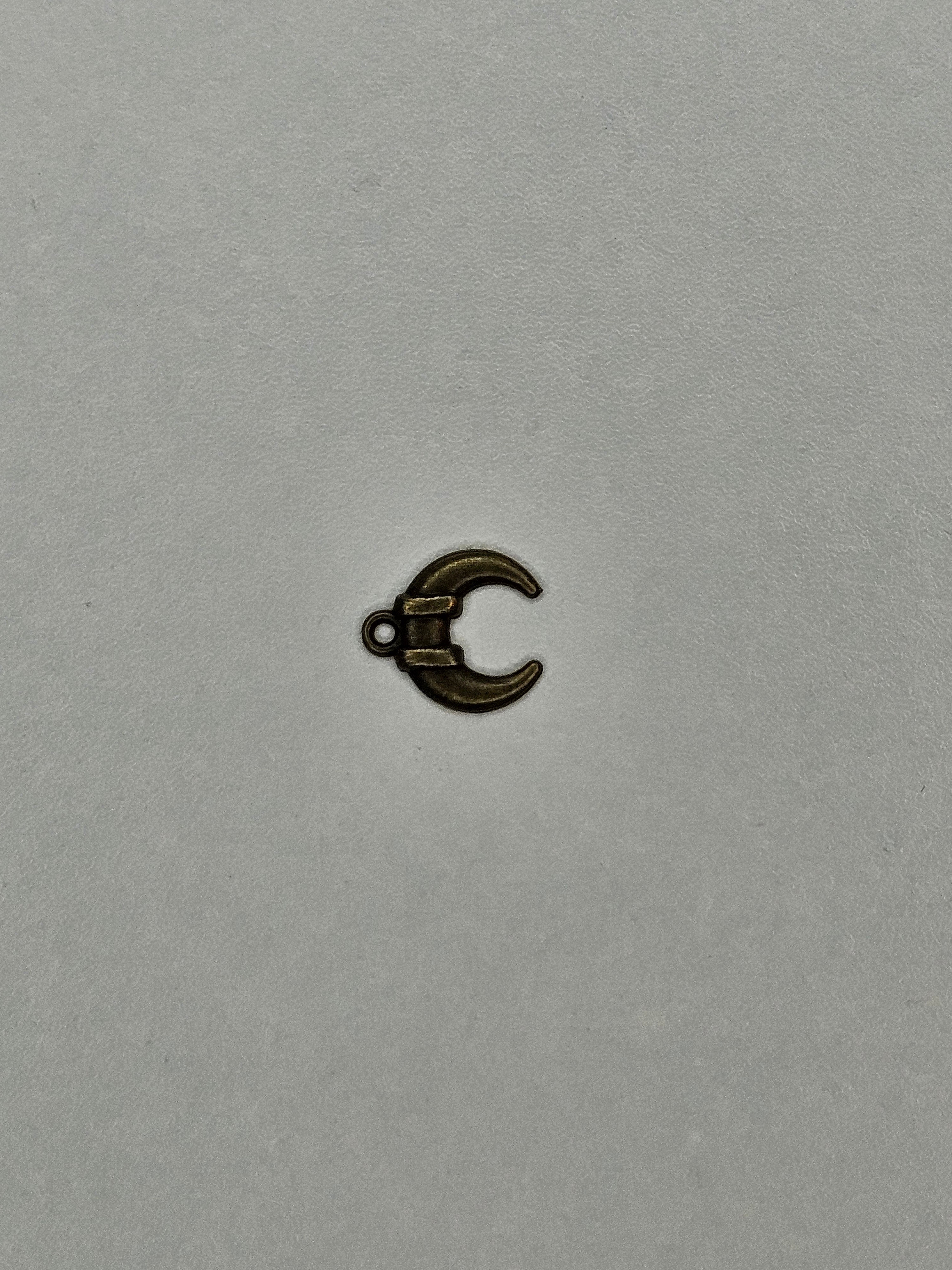 Pendentif lune bronze 004