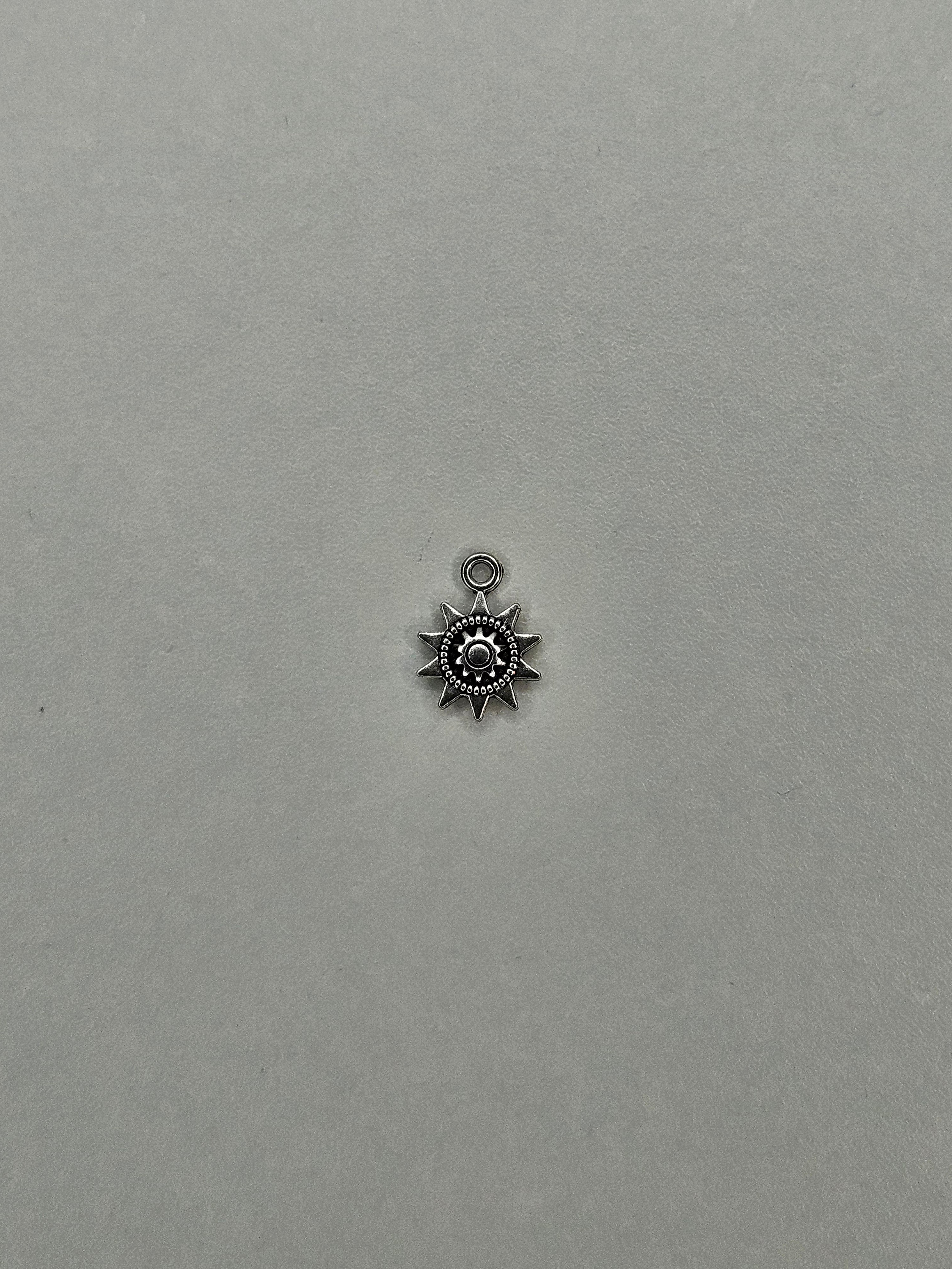 Pendentif soleil argent 002
