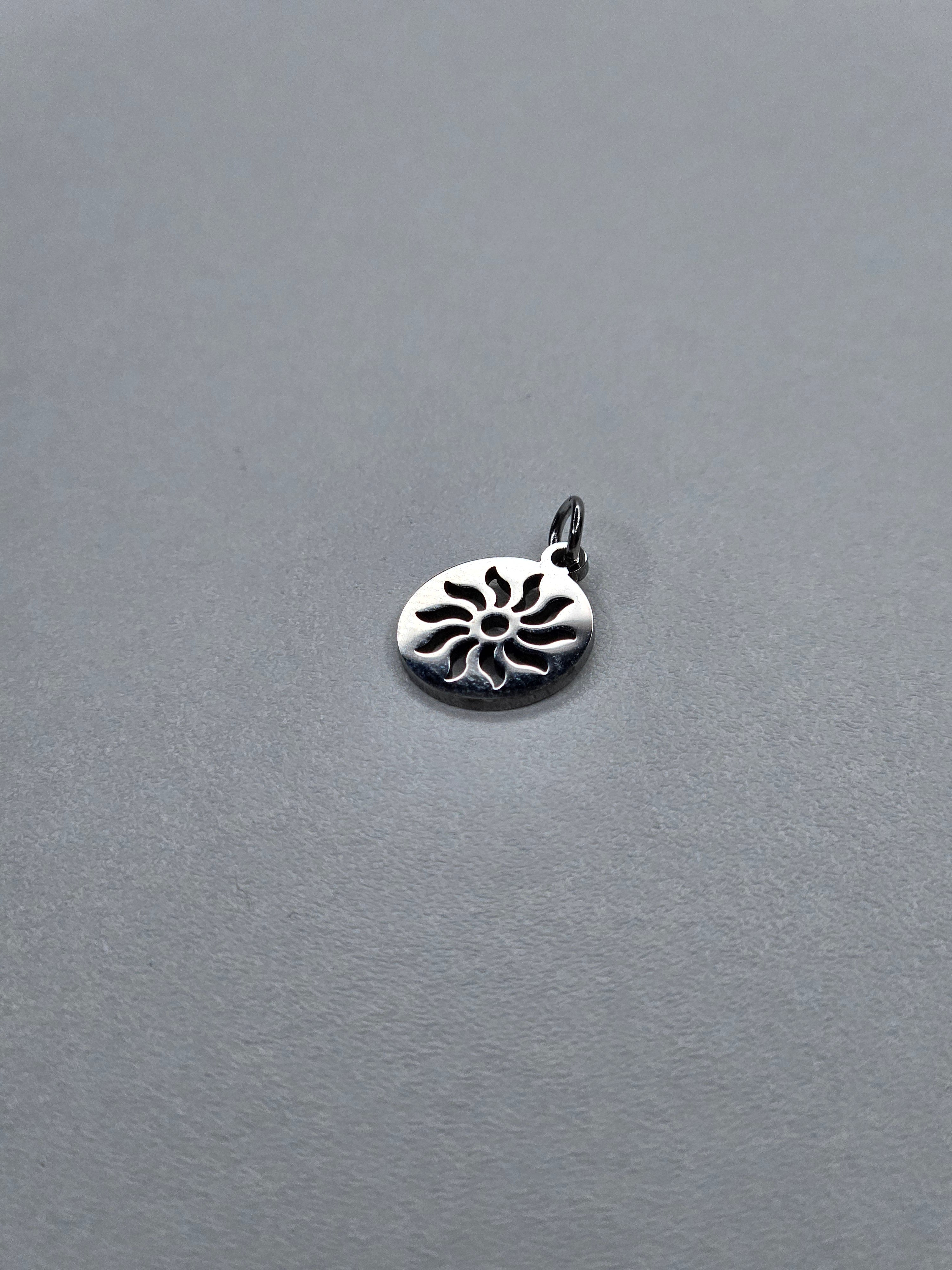 Pendentif soleil argent 005