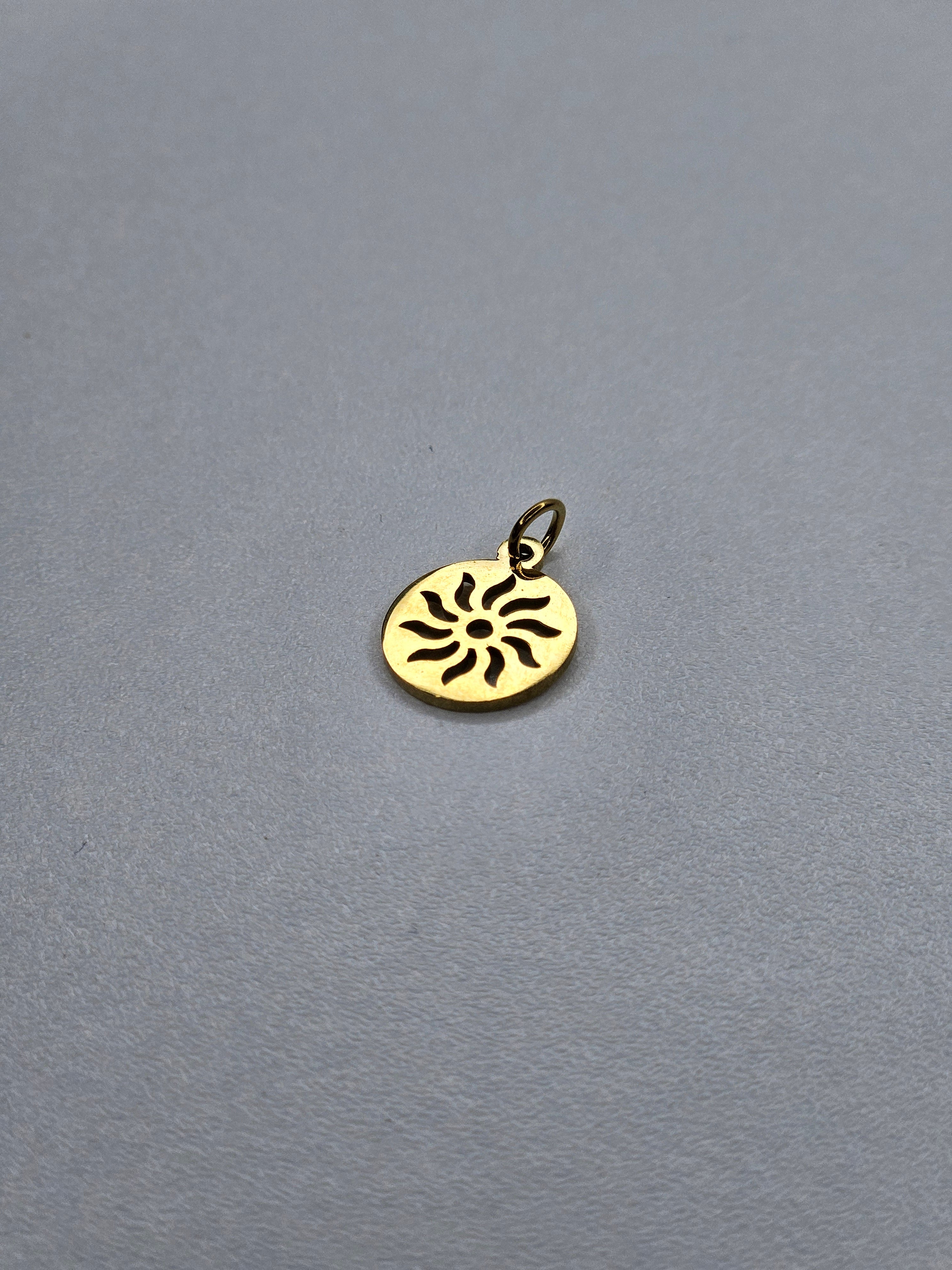 Pendentif soleil or 005