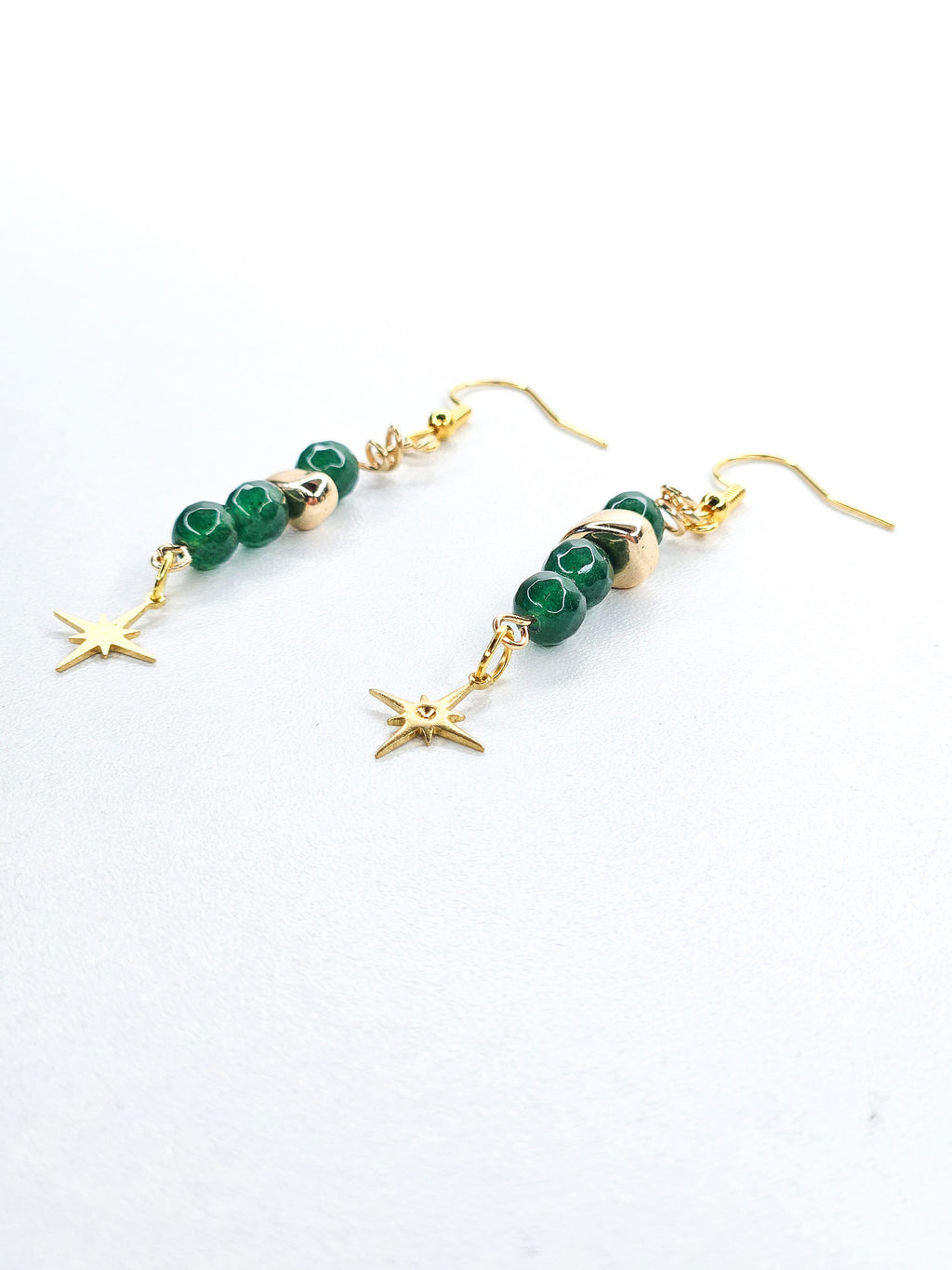 Boucles d'oreilles dorées • Jade émeraude