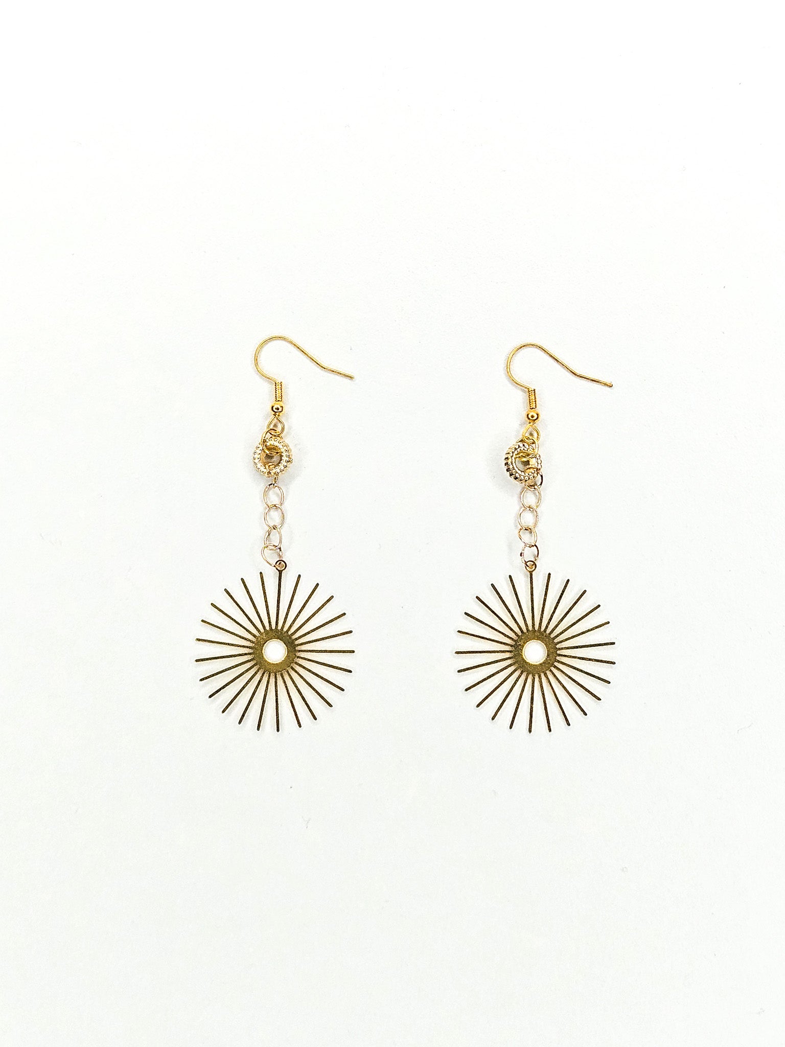 Boucles d'oreilles dorées • Soleil