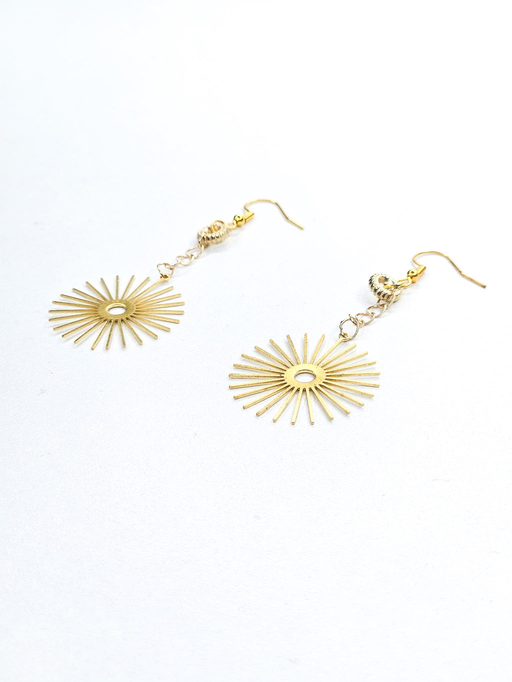 Boucles d'oreilles dorées • Soleil