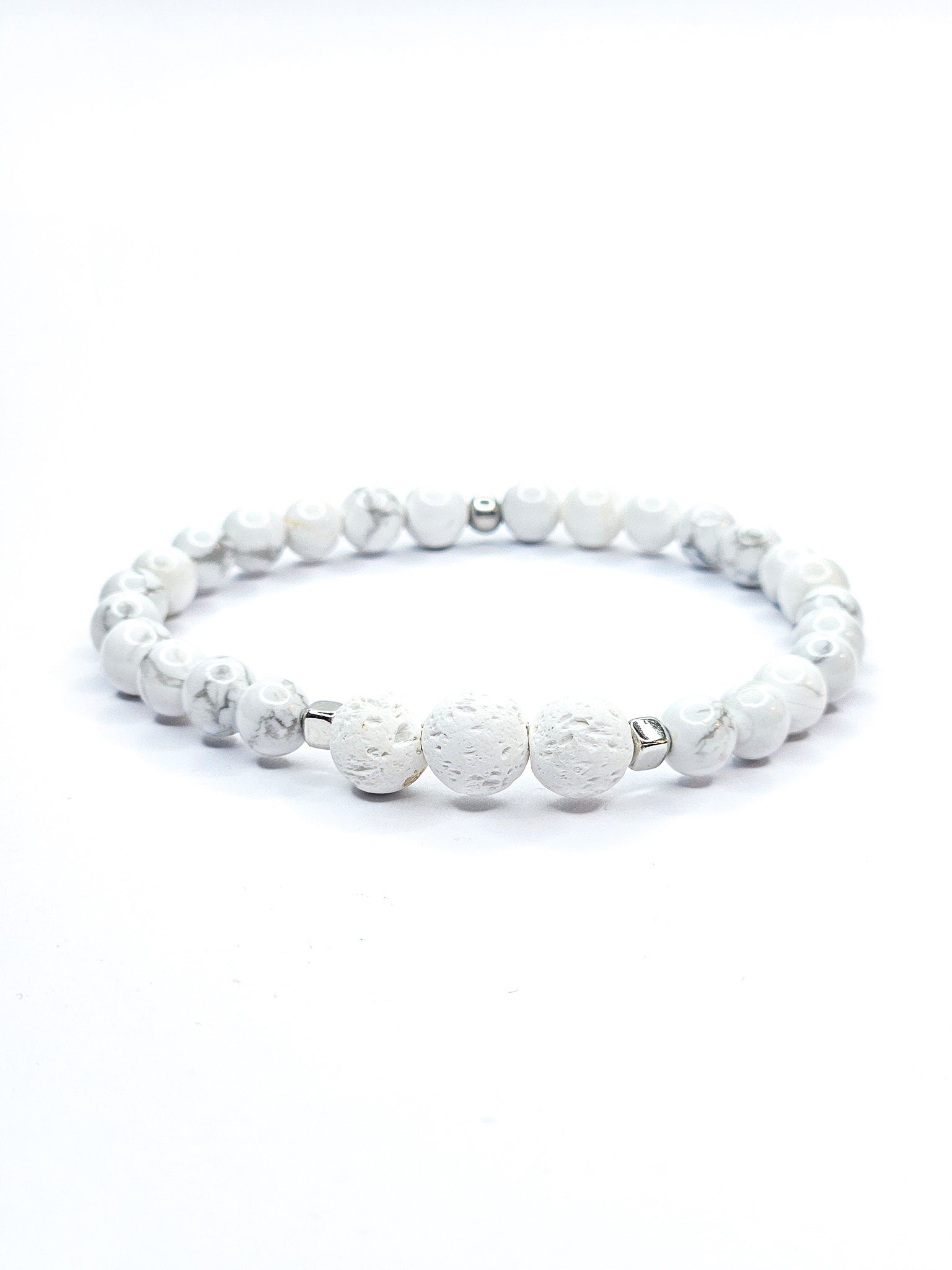 Bracelet • Howlite blanche & Pierre de lave blanche (6 mm & 8 mm)