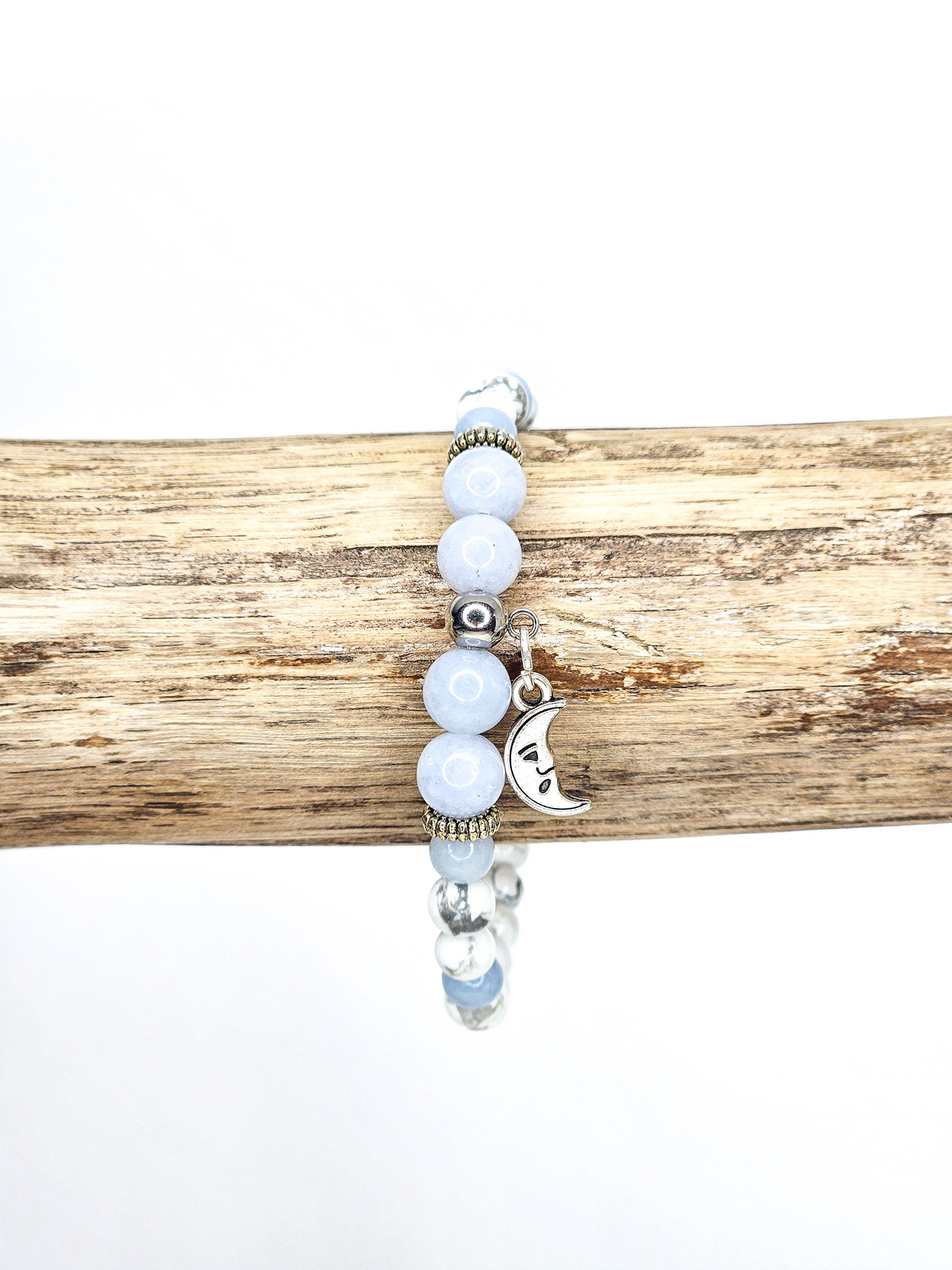 Bracelet • Aigue marine, Angélite & Howlite blanche (6 mm & 8 mm) avec pendentif argenté "Lune"