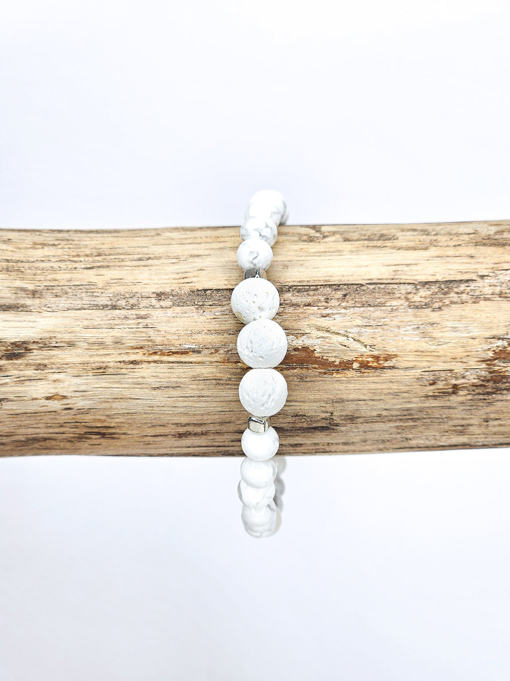 Bracelet • Howlite blanche & Pierre de lave blanche (6 mm & 8 mm)