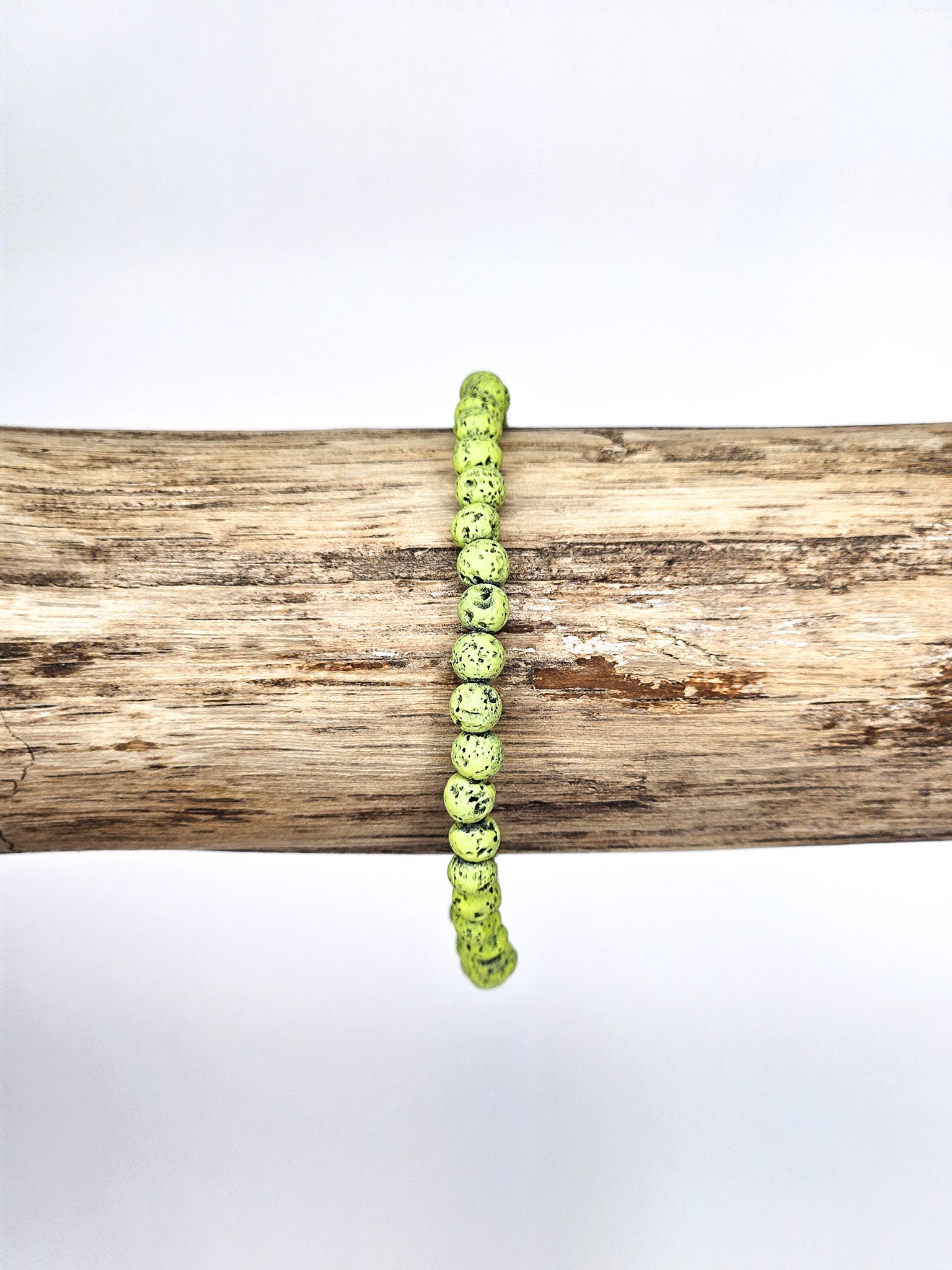 Bracelet • Pierre de lave teintée verte (4 mm)
