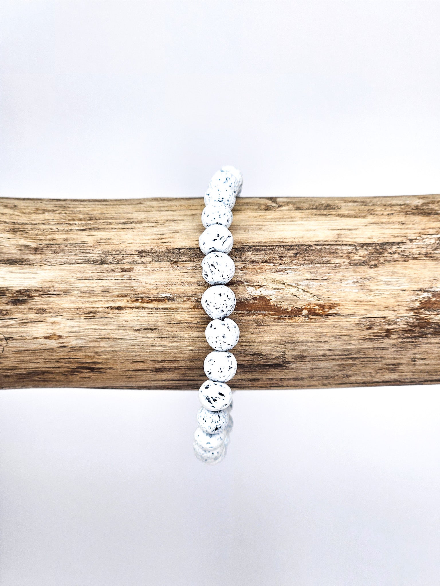 Bracelet • Pierre de lave teintée blanche (6 mm)
